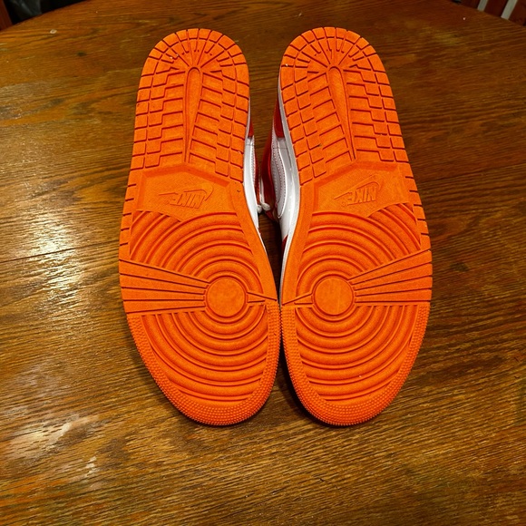 Jordan One Mids Orange and White Size 11.5 - Picture 3 of 6
